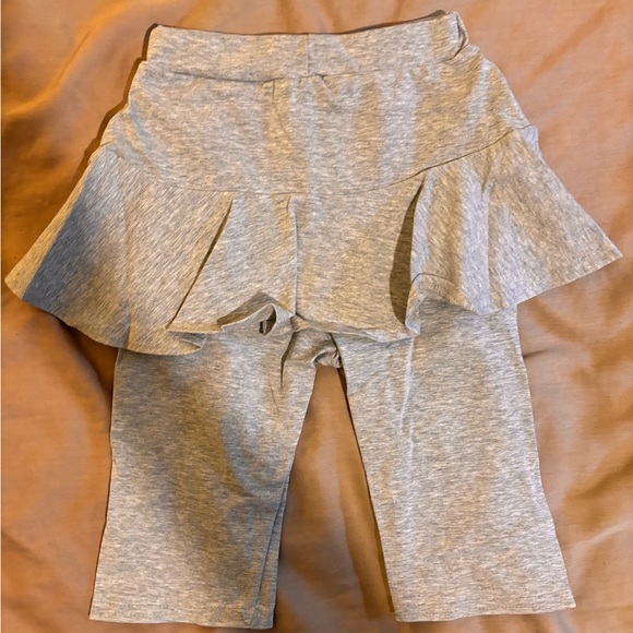 New 3 pairs of knee length leggings with skirt/tutu - Picture 6 of 6